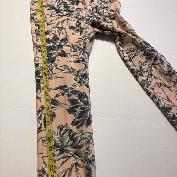 Leith Pink Floral Pattern pants Size Small - Picture 4 of 11